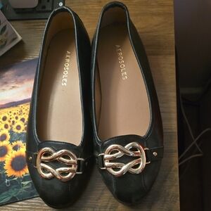 AEROSOLES Black Flats with Gold Detailing. Never Worn.
